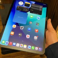 و قلم و کیبورد اپل Ipad pro m4 11 inch 512 wifi