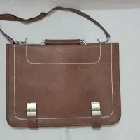 چندین کیف چرم و کوله و سامسونت