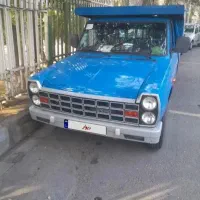 به یک راننده بازنشسته جهت رانندگی نیسان کمپرس
