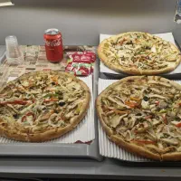 پیتزا زن پارویی