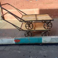 گاری چهار چرخ