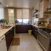 شهرک غرب درختی ۱۲۳ متر ۳ خوابه طبقه ۳