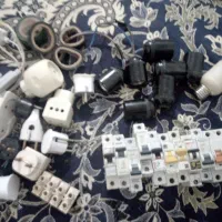 لوازم برقی لامپ کم مصرف ودکوری وسرپبچ وجعبه تقسیم|لامپ و چراغ|چهارباغ, |دیوار