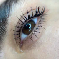 آموزش تخصصی لیفت مژه و ابرو