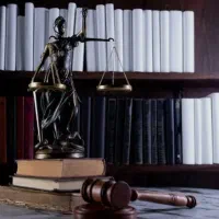 وکالت (مشاوره تلفنی رایگان)