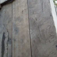 صندوق و در چوبی