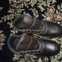نیم بوت (کفش کار)