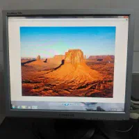 مانیتور 17 اینچ سامسونگ LCD|قطعات و لوازم جانبی رایانه|همدان, |دیوار