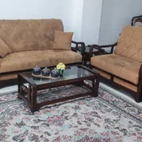 میل ۷نفره با میز وسط و میز عسلی کنارش