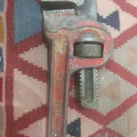 آچار لوله گیر قدیمیمی