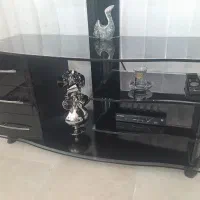میز تلویزیون شیشه ای