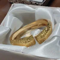 تکپوش طلا (شکسته)