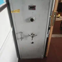 میخوای گاوصندوقتو به پیشنهادبالا بفروشی تماس بگیری