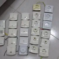 تعدادی کلید و پریز