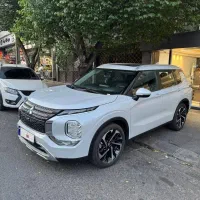 میتسوبیشی اوتلندر ۲۰۲۳ دو دیفرانسیل