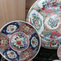 ظروف آنتیک قدیمی گل سرخی