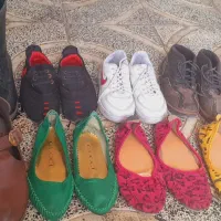 تعدادی کفش بچگانه وزنانه