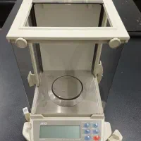 ترازوی آزمایشگاه