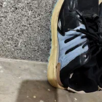 2 جفت کفش|کیف، کفش، کمربند|مسجد سلیمان, |دیوار