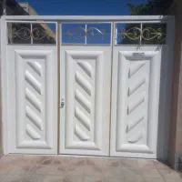 رنگ آمیزی ساختمان و درپنجره طراحی