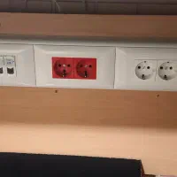 پریز برق و پریز شبکه مخصوص میز کامپیوتر کاملا سالم