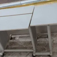 میز تحریر و کامپیوتر