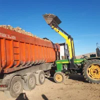 بارگیری با بیل تراکتوری