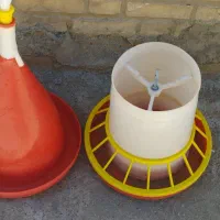 ظرف آب و دانه خوری مرغ