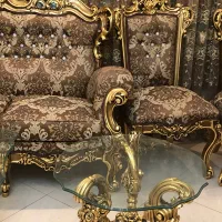 مبلمان سلطنتی همراه میز وسط و ۲ میز عسلی در حد نو