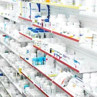 نیازمند پروانه موسس و مسئول فنی داروخانه