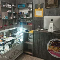 دکور موبایل فروشی و محصولات فرهنگی