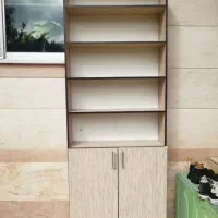 کمد دیواری در خرده فروشی