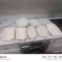 تعدادی ظرفهای سفید ایراد دار