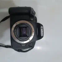 دوربین کنون ۷۰۰دی کم شات خورده