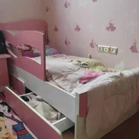 تخت خواب.میز تحریر.بوفه