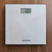 ترازو دیجیتال اکیومد مدل BS-1204