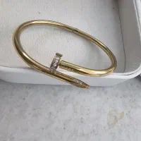 بنگل میخ کارتیه با حک کارتیه