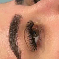 کاشت و اکستنشن مژه