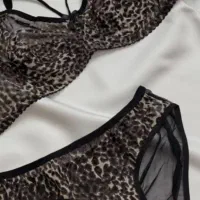 ست لباس زیر زنانه|لباس|دورود, |دیوار