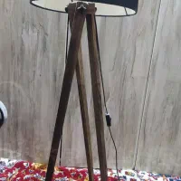 استند و آباژور