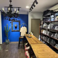 مغازه ۶۸ متری مرکز خرید دنیای نور