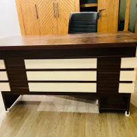 میز تحریر و کامپیوتر ام دی اف