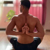 مربی بدنسازی رزمی و یوگا