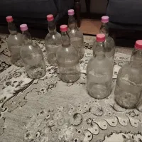 تعدادی شیشه بطری