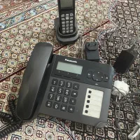 یک دستگاه تلفن