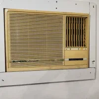 کولر گازی پشت پنجره