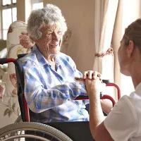 استخدام خانم پرستار شبانه روزی
