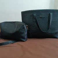 یک جفت کیفه مشکی