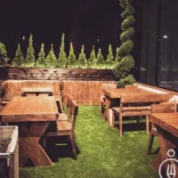 شاگرد سالن کار در رستوران