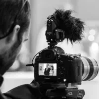 استخدام فیلم بردار